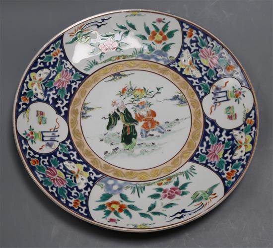 A Chinese famille verte dish diameter 31cm